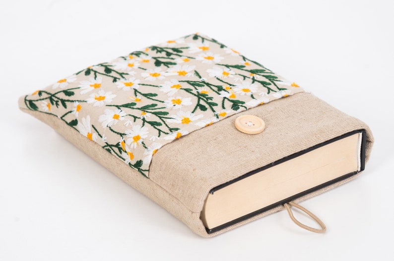 Embroidery Book Sleeve With Pocket, Daisy Book Protector, Flower Book Pouch, Padded Book Cover, Embroidered Flowers Book Jacket, Book Lover image 1