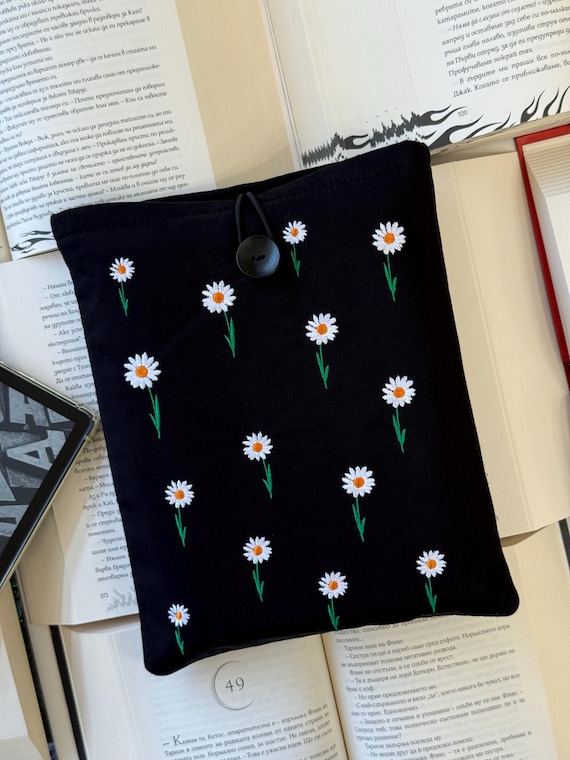 Embroidery Daisies Book Sleeve, Padded Daisy Book Protector, Unique Embroidery Floral Book Cover, Embroidery Flower Book Accessories