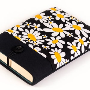 Daisies Book Sleeve – Handmade Padded Fabric Cover, Floral Protector for Books & E-Readers