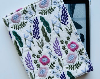 Flower Embroidery Kindle Cover, Fabric Kindle Paperwhite Protector, Padded Kindle Oasis Pouch, Bookish Gift, Kindle Sleeve, Ereader Case