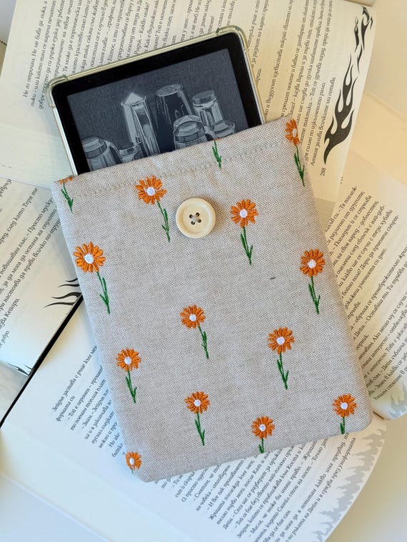 Embroidery Daisies Flower Kindle Sleeve, Padded Embroidery Daisy Kindle Cover, Kindle Case, Flower Kindle Cover, Floral Kindle Pouch