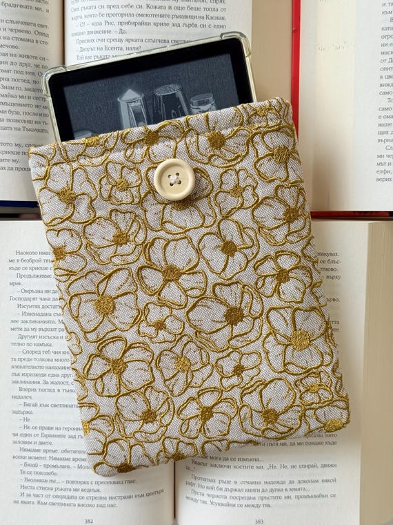 Elegant Embroidery Kindle Sleeve – Gold Flowers Handmade Padded Fabric Protector