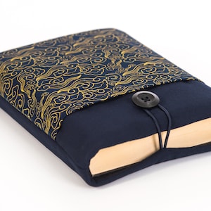 Japan Waves Book Sleeve, Japan Padded Book Cover, Fabric Book Pouch,Dark Gold Book Jacket, Book Protector, Book Lover Gift, Bookworm Gift image 9