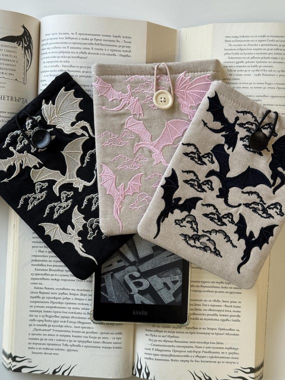 Dragon Wars Embroidery Kindle Sleeve, Embroidery E-Reader Dragon Cover, Unique Universal Kindle Cover, Padded Kindle Pouch, Book Lover Gift