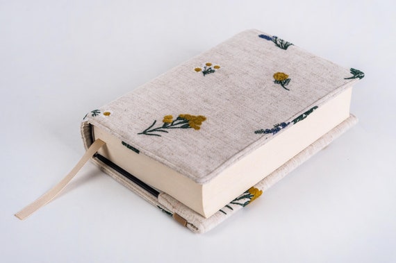 Embroidered Daisies Book Cover, Flower Book Pouch, Custom Size Book Jacket, Adjustable Book Protector, Padded Book Cover, Book Lover Gift