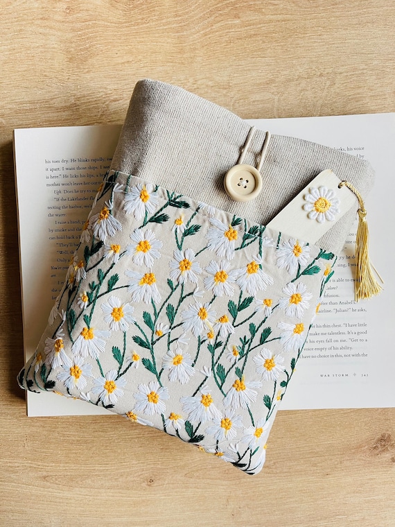 Daisy Book Sleeve And Wooden Embroidery Bookmark, Daisies Book Cover, Flower Book Pouch, Wood Bookmark, Embroidery Book Cover, Book Jacket