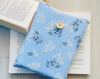 Protège-livre fleurs, jaquette fleurie, protège-livre rembourré, pochette pour livre en tissu, couverture de livre bleu bébé, cadeau pour amoureux des livres, accessoires de livre