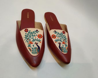 Vintage Leather Mules, Embroidered Pointed Toe Flats, Size 37