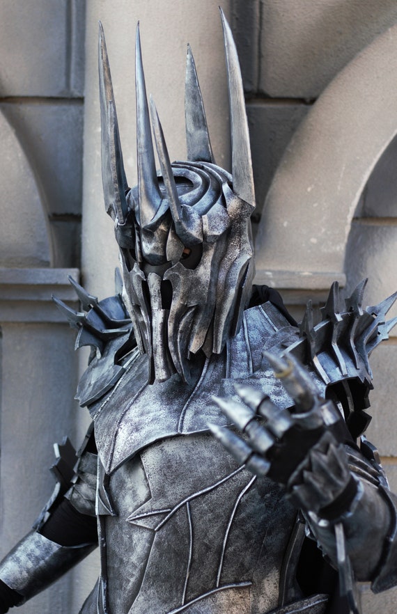 my finished sauron cosplay is finally finished and it even won an