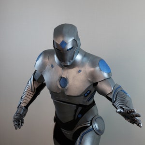 Superior Style Power Suit – Futuristic Cosplay Armor Inspired by Tech-Powered Heroes