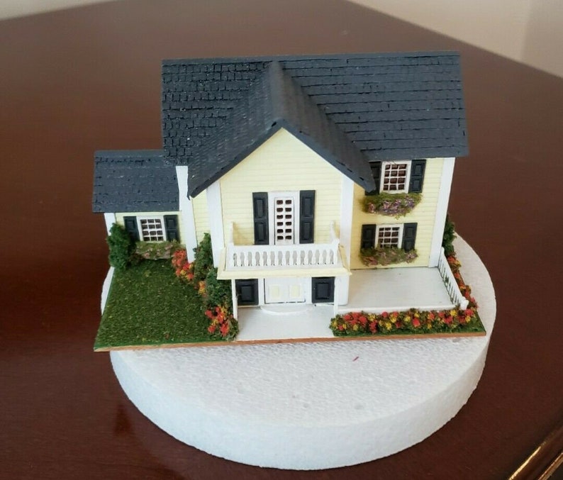 1:144 Scale Miniature Doll House Fully Assembled image 6