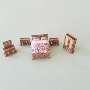 Dollhouse Miniature 1:144 Scale &quot;ASSEMBLED&quot; Traditional bedroom Furniture Set
