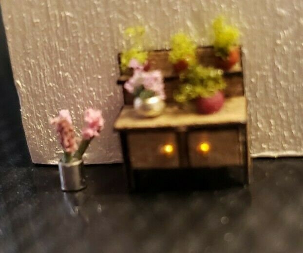 1:12 Scale Single Blue & White Hexagonal Plant Pot Dolls House Flower Accessory 