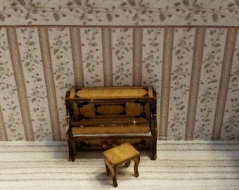 1:144 Scale Miniature Upright Piano with stool and opening and Closing fallboard