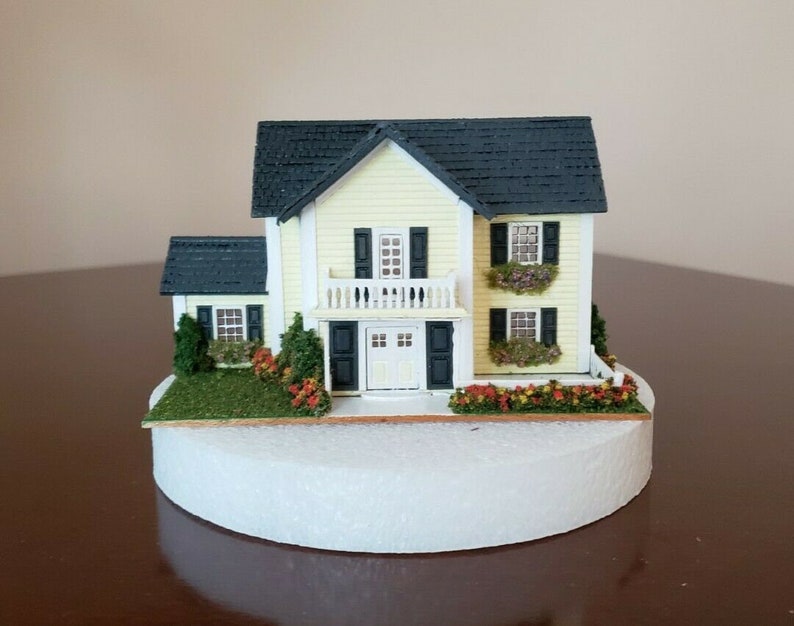 1:144 Scale Miniature Doll House Fully Assembled image 1