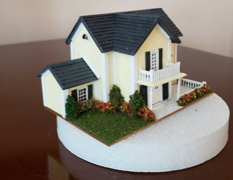 1:144 Scale Miniature Doll House Fully Assembled image 5