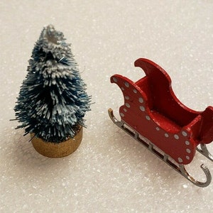 Dollhouse Miniature 1:144 Scale Holiday Christmas Santa's Sled ASSEMBLED w/ TREE