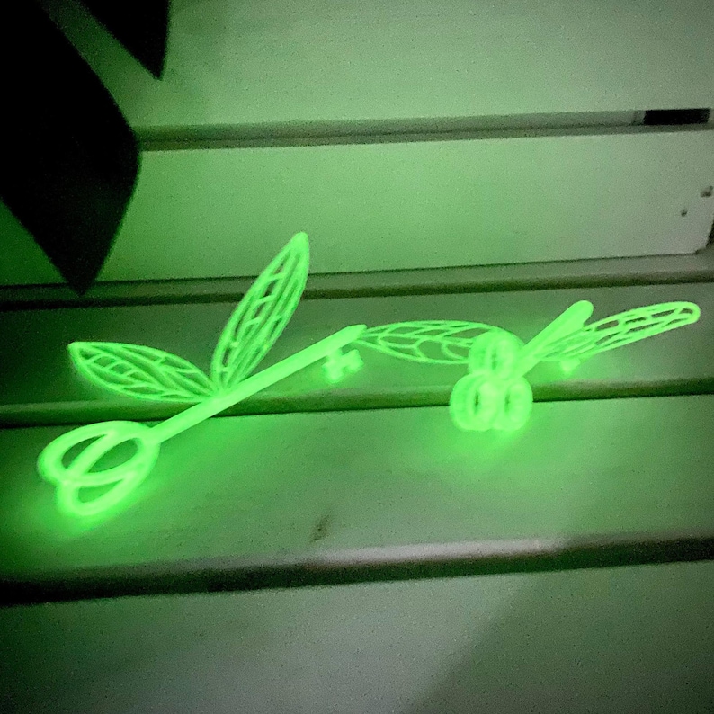 Llaves voladoras luminosas, juego de 2, elemento decorativo destacado para los amantes de la magia, mundo mágico, regalo para fans, idea de regalo DIY para magos. imagen 3