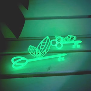Llaves voladoras luminosas, juego de 2, elemento decorativo destacado para los amantes de la magia, mundo mágico, regalo para fans, idea de regalo DIY para magos. imagen 1