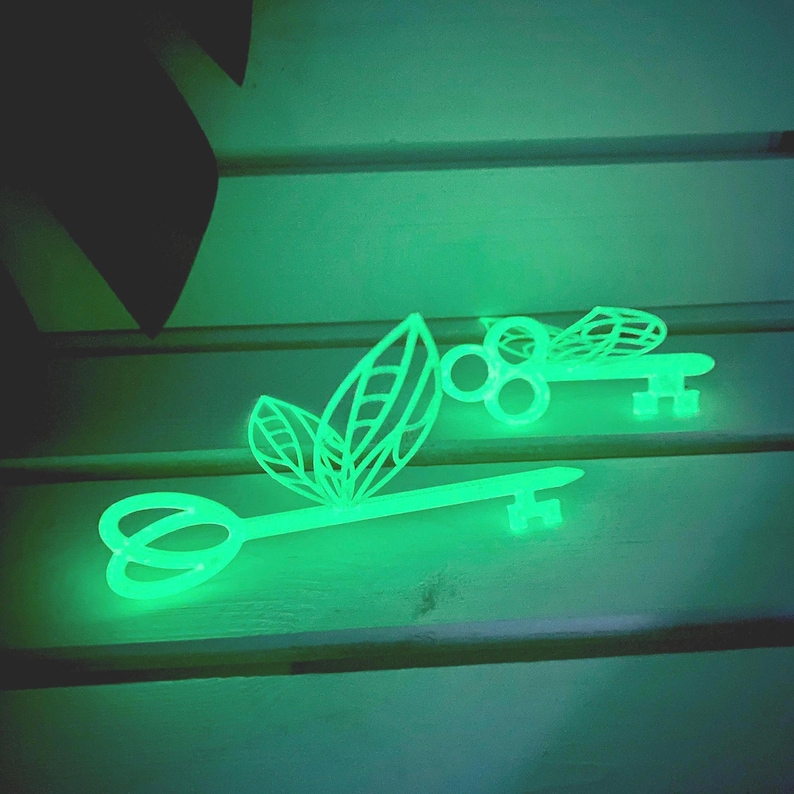 Llaves voladoras luminosas, juego de 2, elemento decorativo destacado para los amantes de la magia, mundo mágico, regalo para fans, idea de regalo DIY para magos. imagen 1