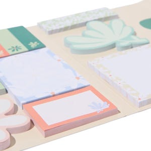 Floral Flowers Sticky Notes Set: Flower Designs, 14 Piece Booklet