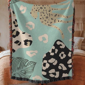 Animal Print Woven Blanket, Cozy Home Decor, Unique Throw Blanket, Bedspread, Soft Sofa Cover, Gift for Her, Wall Tapestry