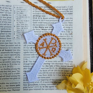 Marque-page croix en dentelle élégante- Chi Rho, Jésus, Dieu, Bible, Or et Blanc, fsl, dentelle rigide, chrétien, rat de bibliothèque, écritures