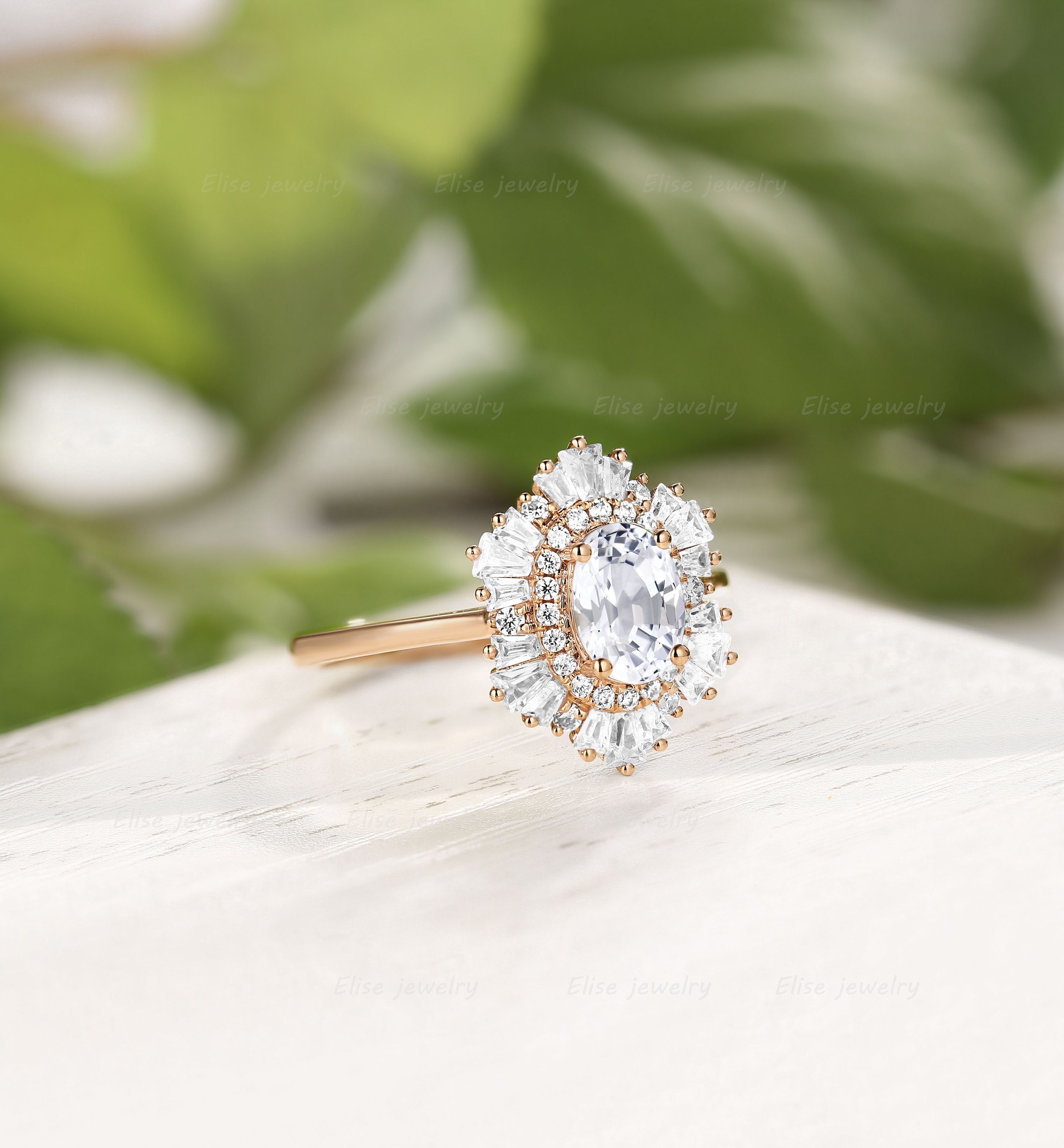 Witte Saffier Verlovingsring Ovaal Wit Saffier Ring Halo Diamond Ring  Bloemenring Rose Gold Ring Vintage Baguette Diamond/CZ Ring - Etsy België, image size:2780x3000