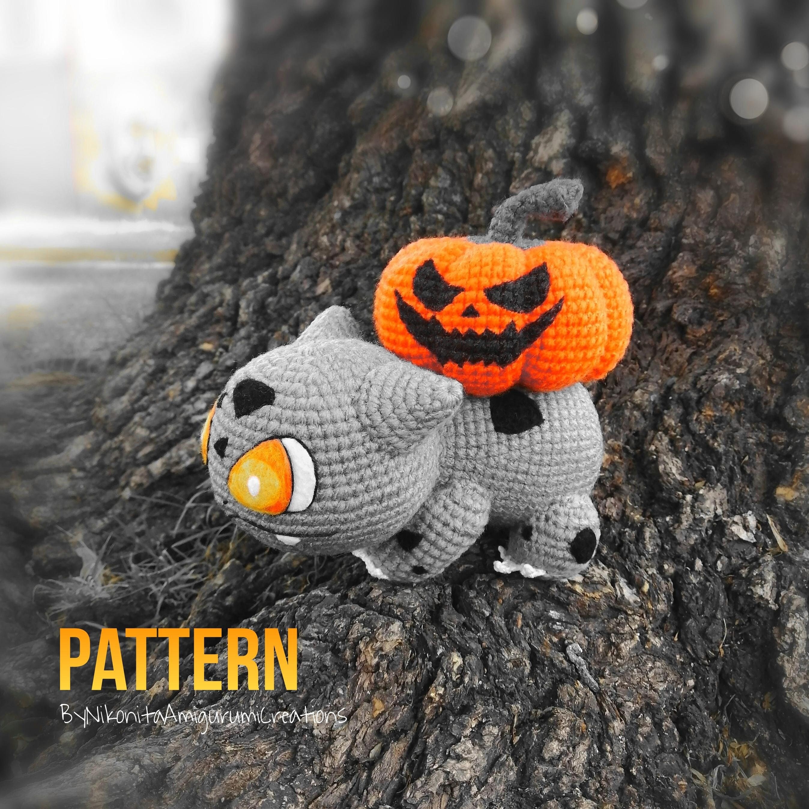 Spooky Crochet Frog Pattern: Halloween Plushie With Pumpkin (PDF ...