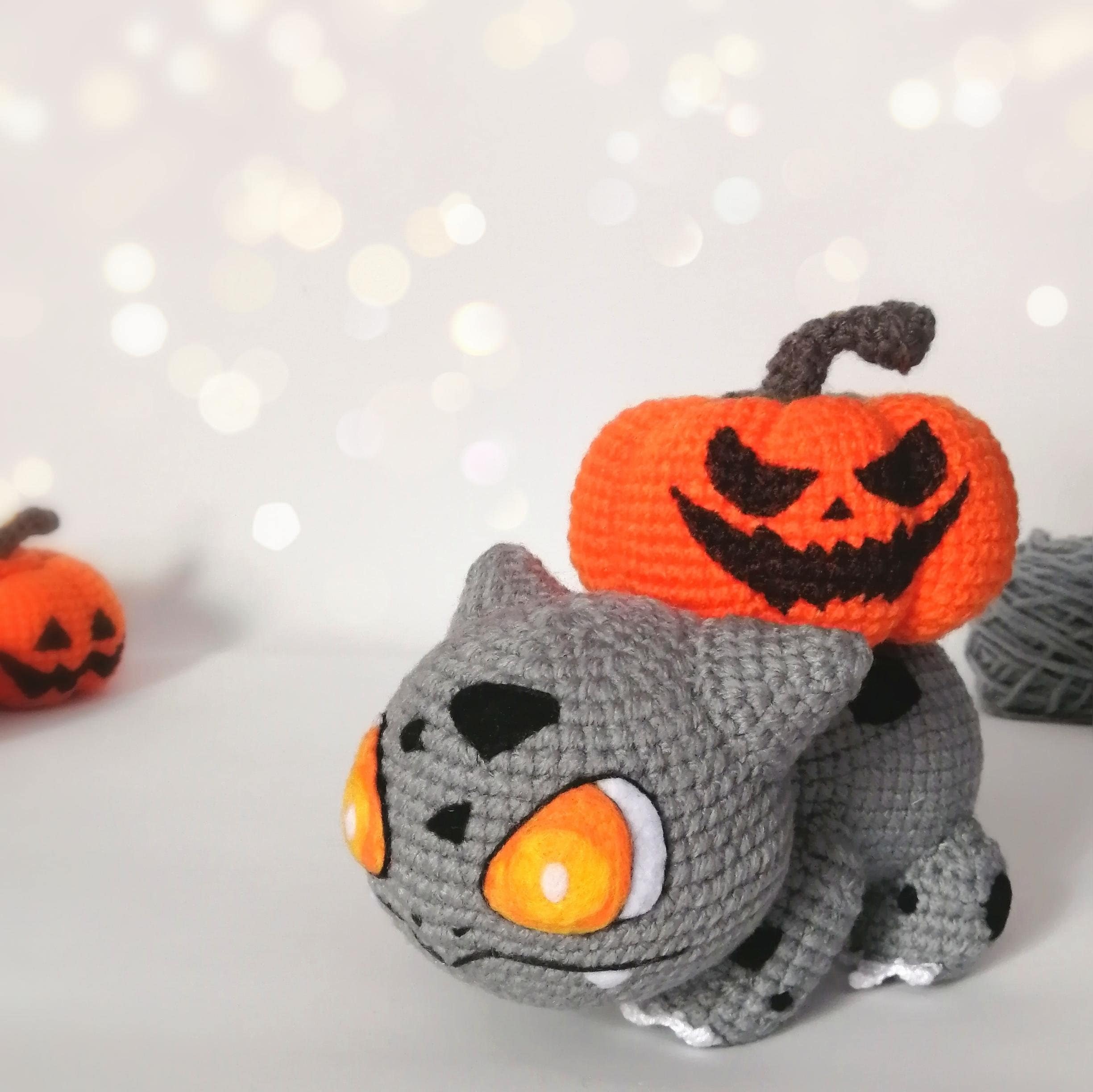 Spooky Crochet Frog Pattern: Halloween Plushie With Pumpkin (PDF ...