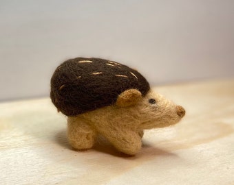 Felt Animal Hedgehog (3"x2")