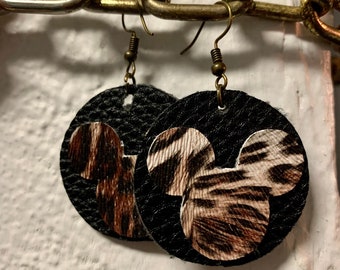 Estampado de leopardo Cabeza de Mickey en pendientes colgantes negros