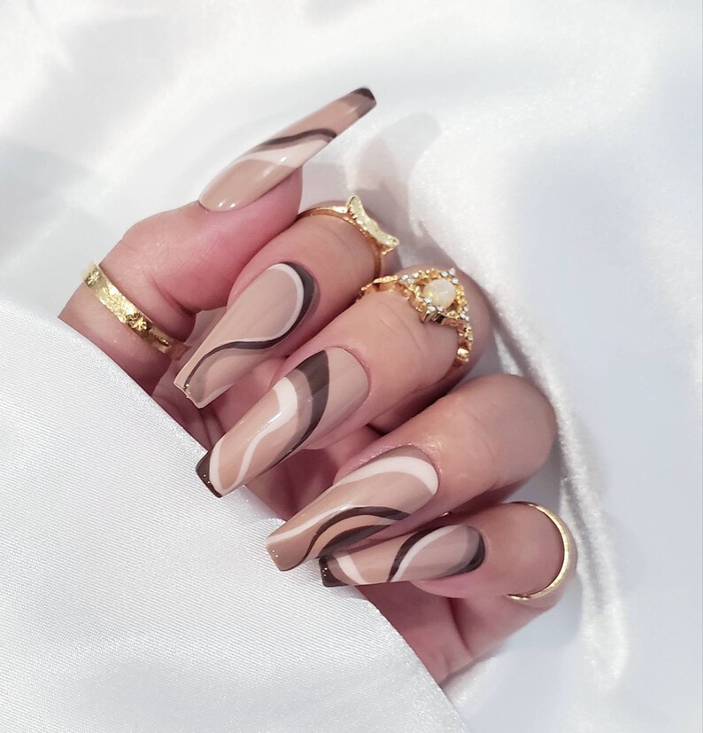 Swirl nails/Abstract nails/ minimalist nails/ Press on nails image 0
