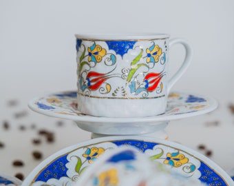 Service à café en porcelaine bleue Ensemble de tasses à expresso florales en relief Tasse à café turc avec soucoupes Service à café arabe de 12 pièces, cadeaux de pendaison de crémaillère
