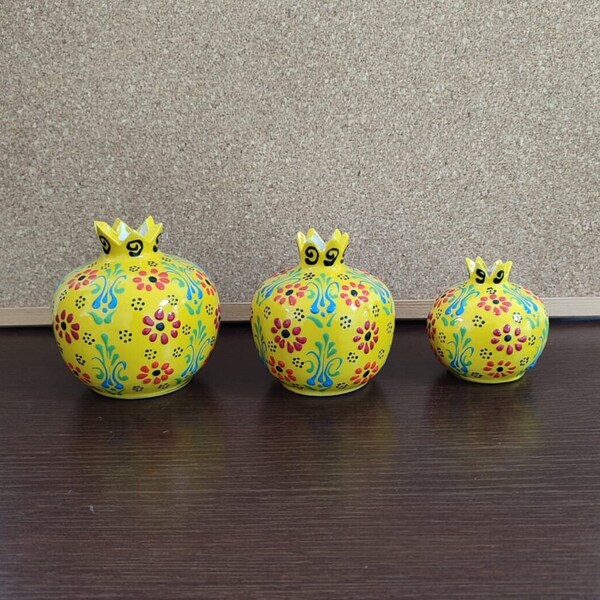 Handmade Turkish Vase Set, Ceramic Pomegranate Decors, Table Centerpiece, Pottery Pomegranate Ornament, Handpainted Pomegranates Set of 3