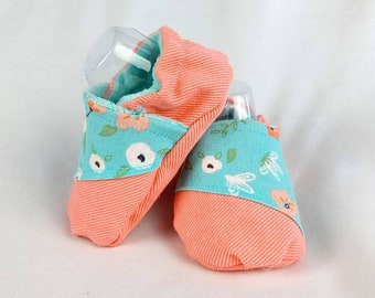 Baby stay on mocs,Baby slippers,  Baby shower Gift, Baby shoes, Handmade baby shoes.