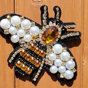 Beautiful Rhinestone bumble bee  (sew-on) patch for denim blazer clothes coloful patch
