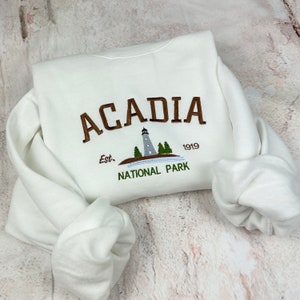 Acadia National Park Embroidered Crewneck Sweatshirt (Light House)