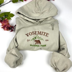 Yosemite Embroidered Hoodie - Yosemite Bear National Park   (HOODIE)