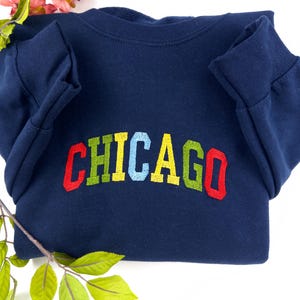 Sudadera bordada de Chicago (más colores disponibles)