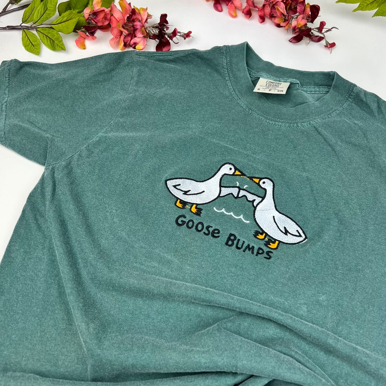 Goose t-shirt Goose Embroidered T-shirt Funny shirt Comfort colors T-shirt zdjęcie 1