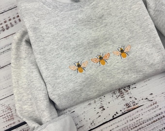 Embroidered Bumble Bee Crewneck: Trendy Graphic Sweatshirt