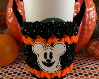 Listo para enviar crochet Mickey Mouse Ghost Disney Inspired Halloween Cup Cozy para Spooky Season, Oogie Boogie Bash y Spooky Season
