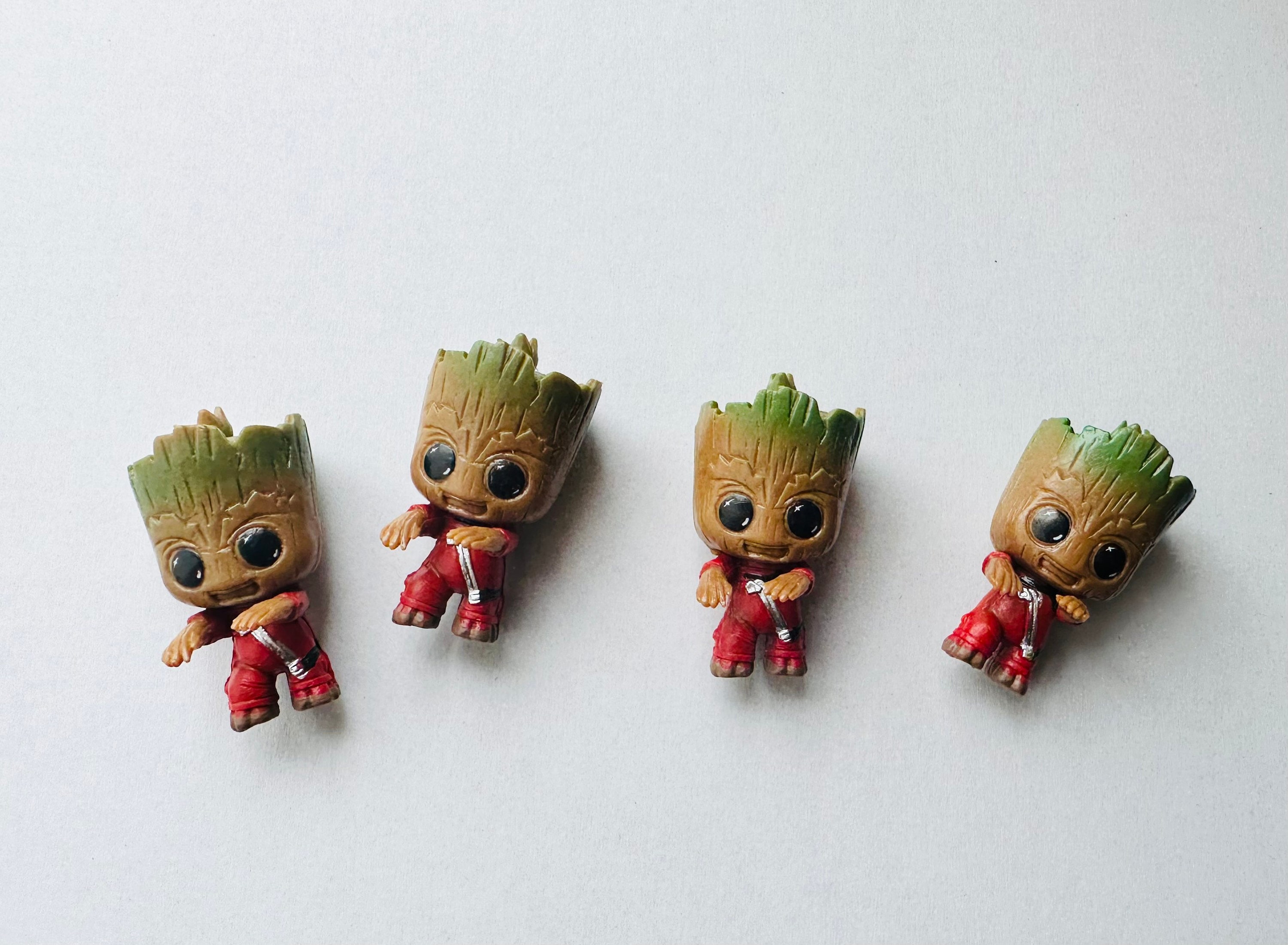 Figurine support manette - Baby groot - Objets à collectionner