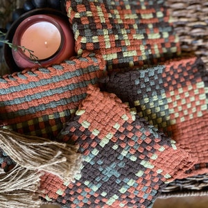 MEDIUM-Elevate Your Cooking Experience with High-Quality Handmade Potholders in 100% Cotton