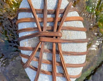 Cuatro ríos atados - XXL, Envoltura de roca zen, Piedra de meditación, Roca envuelta en fibra de algas marinas