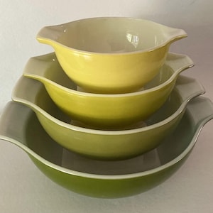 4 Pyrex GREEN VERDE Avocado Colors Cinderella Mixing Nesting Bowl Set # 444, 443, 442, 441 Vintage