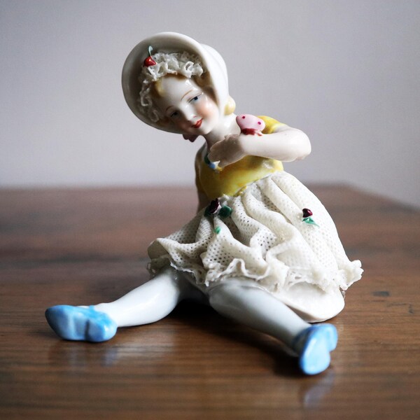 Figurki porcelanowe vintage dziewczyna