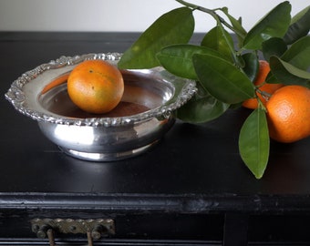 Dessous-de-verre de bouteille de champagne plaqué argent antique avec une base en bois tourné. Strachan fabriqué en Australie