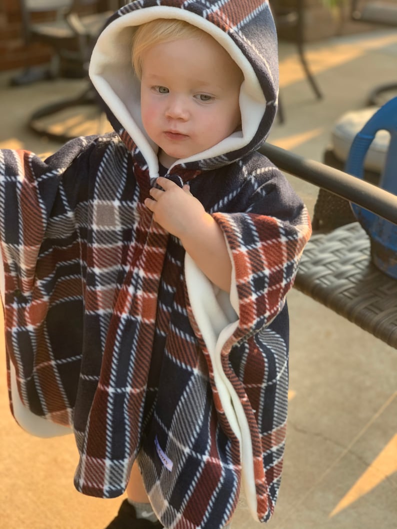 Blue and Gray plaid car seat poncho,kids winter poncho coat ,double layers,soft car seat blanket,option for pockets. image 7